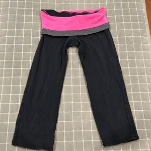 Express Capri yoga pants
